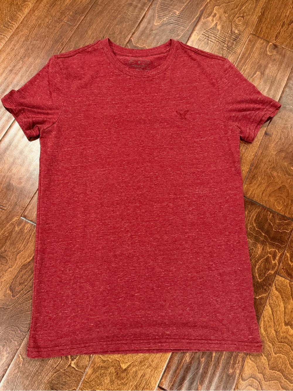 American Eagle Men’s XS Athletic Fit Heathered Burgundy Short Sleeve Tee